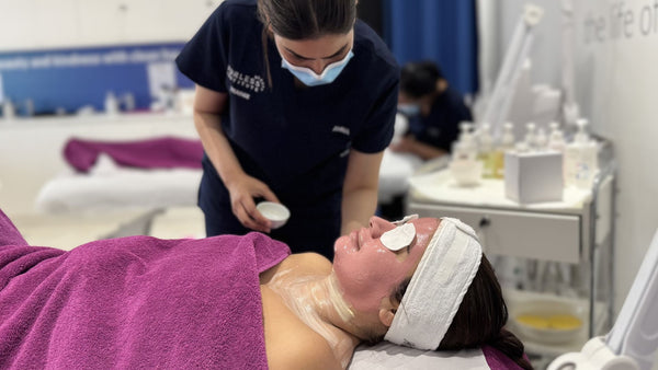 شهادة المستوى الثاني في العناية بالبشرة